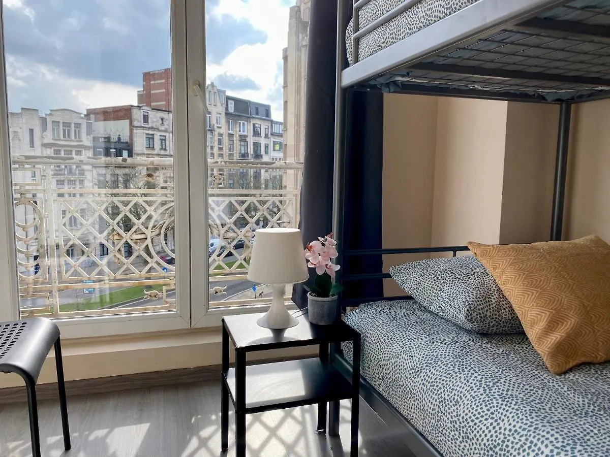 Apartments Plantin 3 Sleeping Rooms 2 Bathrooms. Amberes Bélgica